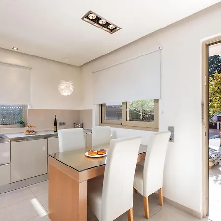 Vasiliki יאליסוס